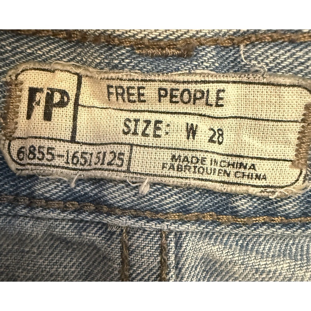Free People FP Denim Runaway Cut Off Shorts Light Wash Button Fly 5-Pocket 28 - Picture 3 of 4